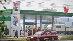 Literenként 40 forintnak megfelelő lejjel kompenzálják az üzemanyagok árát Romániában