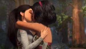 Netflixes mesét vizsgál a médiahatóság, mert egy jelenetben lányok csókolóznak