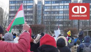 Ismét a kínai akkumulátorgyár ellen tüntettek Debrecenben
