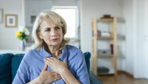 Ezek a szív és érrendszeri betegségek első és leggyakoribb tünetei - Fejfájás és szédülés is jelezheti