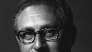 Sztárdiplomata vagy háborús bűnös? Elhunyt Henry Kissinger