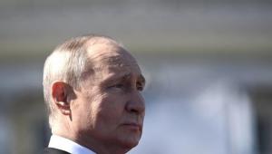 Váratlanul a Közel-Keletre utazik Putyin