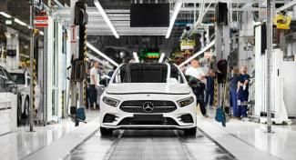 Az autóipar nehézségei ellenére a kecskeméti Mercedes gyár növelni tudta a nyereségét
