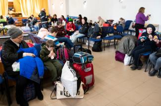 Továbbra is hatalmas menekültáradat érkezik Ukrajnából