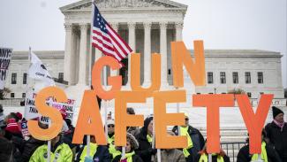 A texasi lövöldözés után egy hónappal még enyhébb fegyvertartási törvények jöhetnek Amerikában
