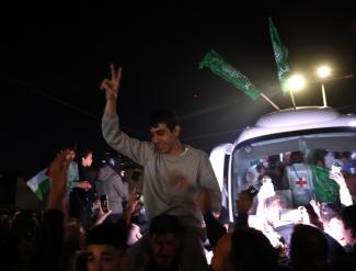Újabb túszokat és foglyokat engedtek szabadon a Közel-Keleten