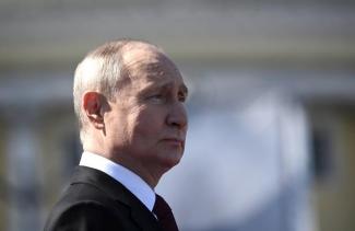 Váratlanul a Közel-Keletre utazik Putyin